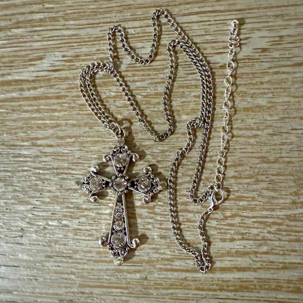 Elegant Silver Cross Pendant Necklace